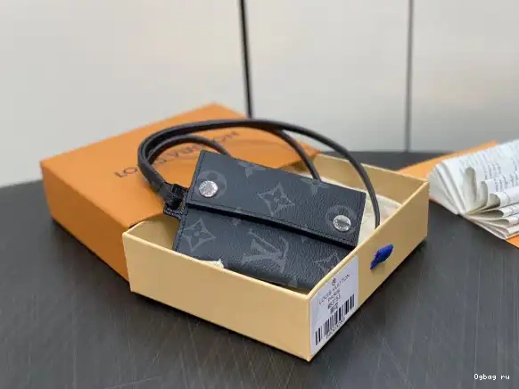 Holder VUITTON Necklace-7.6*10*0.5CM LOUIS Card 0630